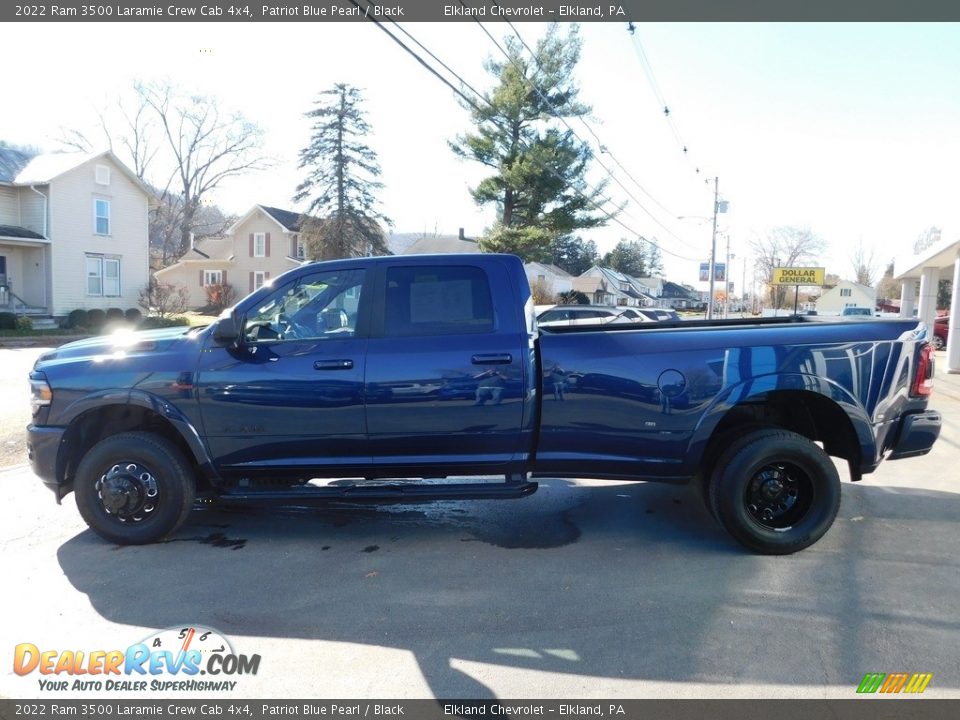 2022 Ram 3500 Laramie Crew Cab 4x4 Patriot Blue Pearl / Black Photo #9