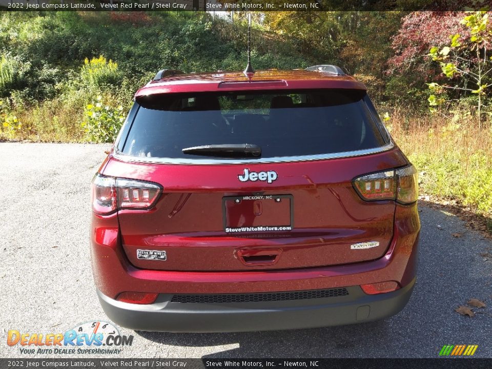 2022 Jeep Compass Latitude Velvet Red Pearl / Steel Gray Photo #7