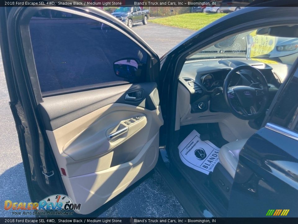 2018 Ford Escape SEL 4WD Shadow Black / Medium Light Stone Photo #8