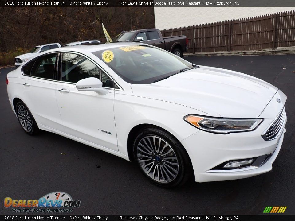Front 3/4 View of 2018 Ford Fusion Hybrid Titanium Photo #8