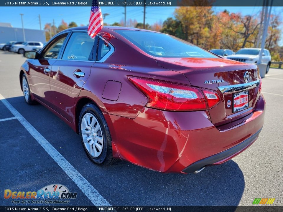 2016 Nissan Altima 2.5 S Cayenne Red / Beige Photo #15