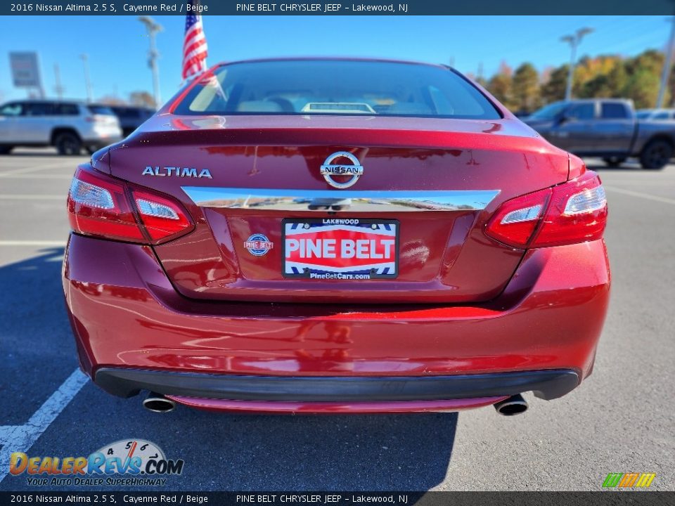 2016 Nissan Altima 2.5 S Cayenne Red / Beige Photo #16