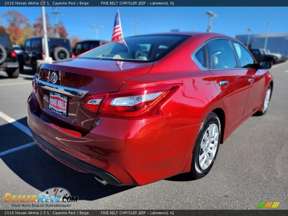 2016 Nissan Altima 2.5 S Cayenne Red / Beige Photo #17