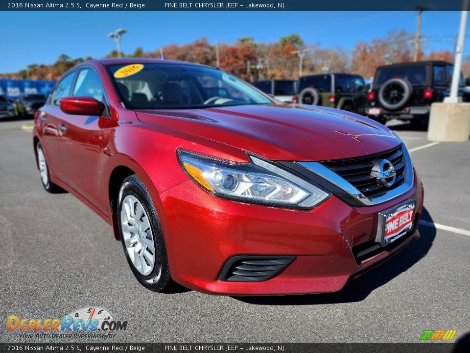 2016 Nissan Altima 2.5 S Cayenne Red / Beige Photo #19