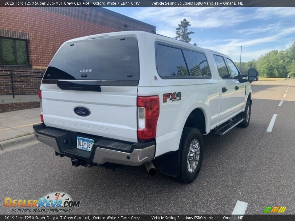 2019 Ford F250 Super Duty XLT Crew Cab 4x4 Oxford White / Earth Gray Photo #4