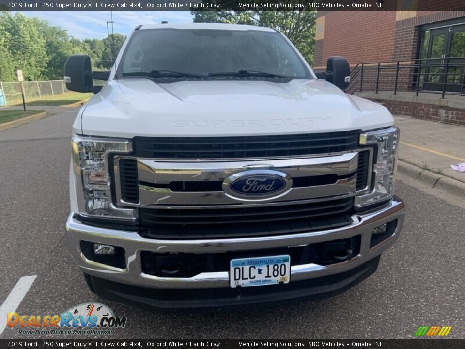 2019 Ford F250 Super Duty XLT Crew Cab 4x4 Oxford White / Earth Gray Photo #5