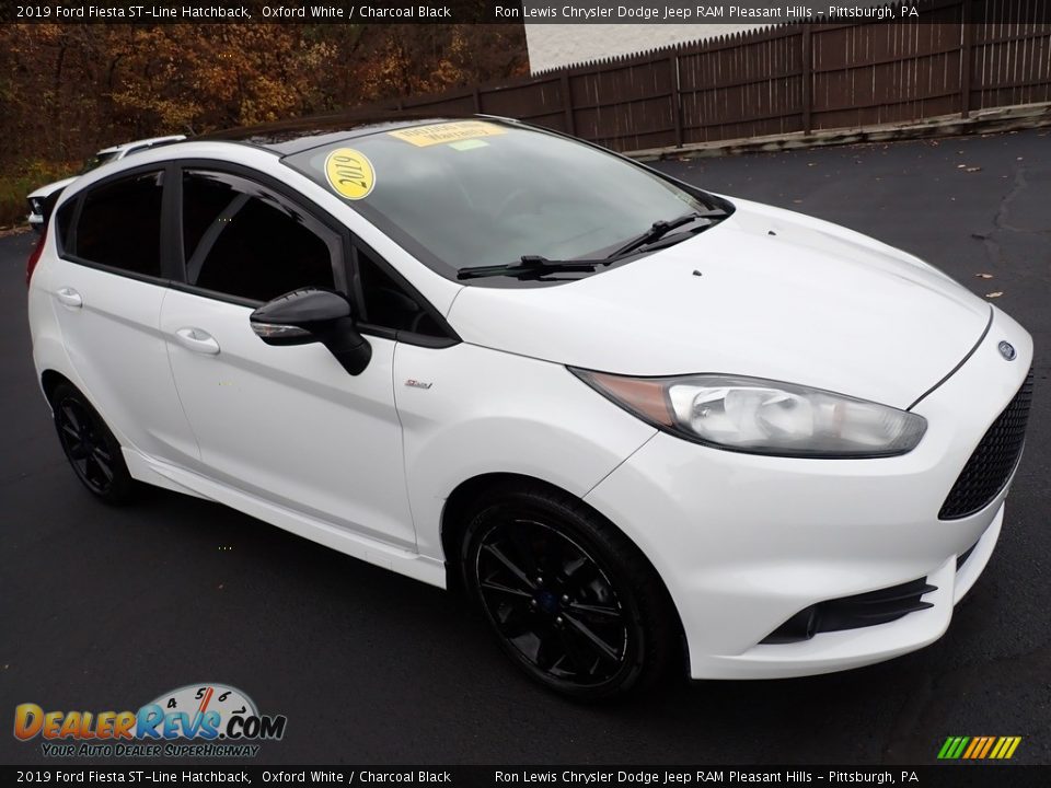 Front 3/4 View of 2019 Ford Fiesta ST-Line Hatchback Photo #8