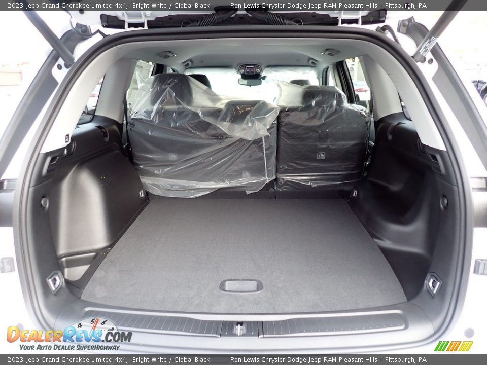 2023 Jeep Grand Cherokee Limited 4x4 Bright White / Global Black Photo #5