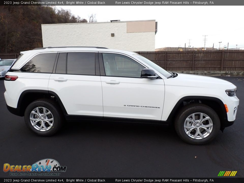 2023 Jeep Grand Cherokee Limited 4x4 Bright White / Global Black Photo #7