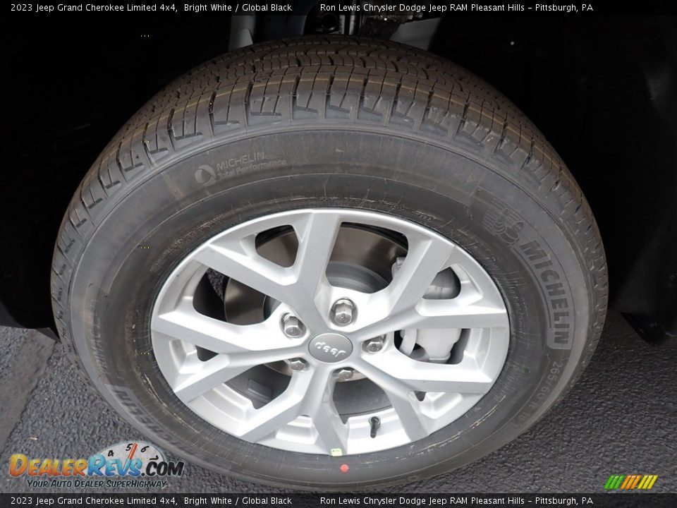 2023 Jeep Grand Cherokee Limited 4x4 Bright White / Global Black Photo #10