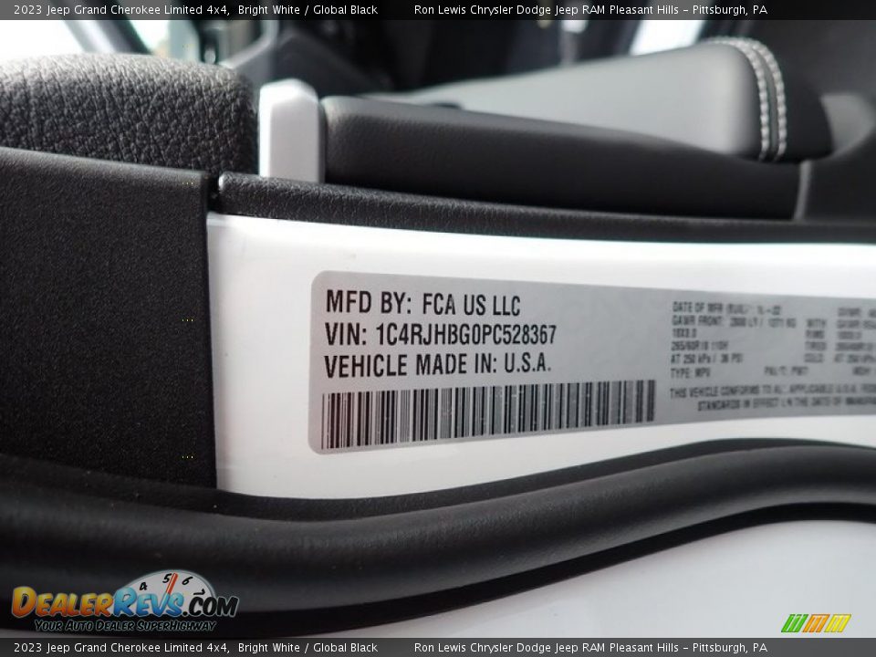 2023 Jeep Grand Cherokee Limited 4x4 Bright White / Global Black Photo #15