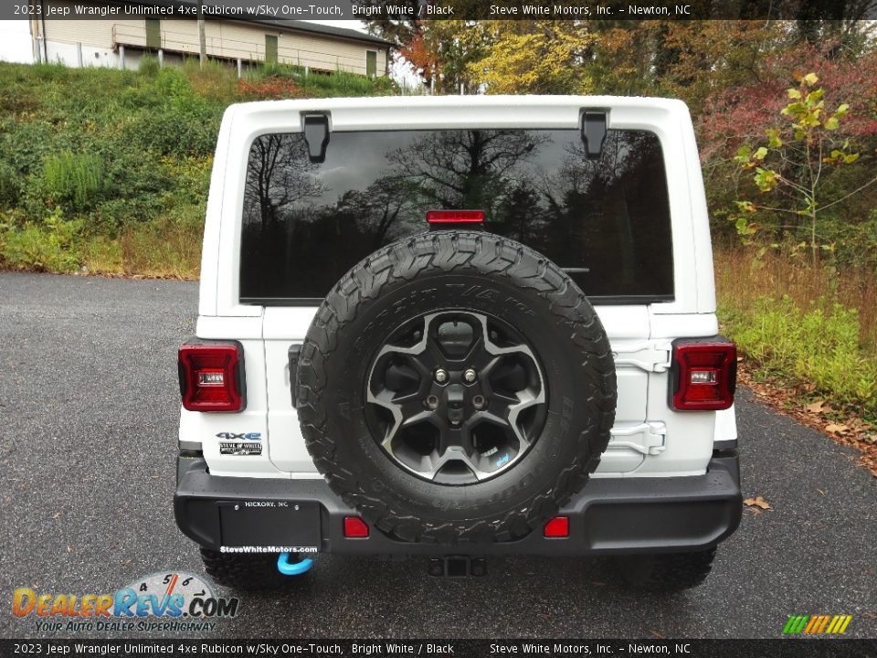 2023 Jeep Wrangler Unlimited 4xe Rubicon w/Sky One-Touch Bright White / Black Photo #8