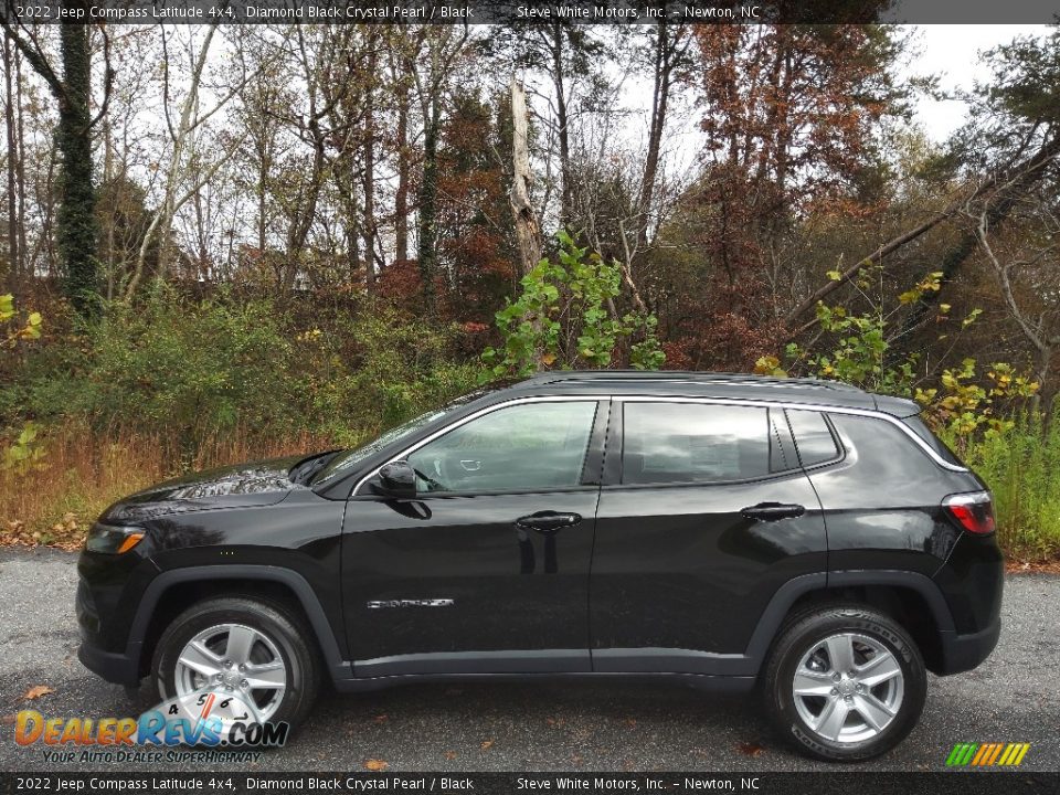 2022 Jeep Compass Latitude 4x4 Diamond Black Crystal Pearl / Black Photo #1