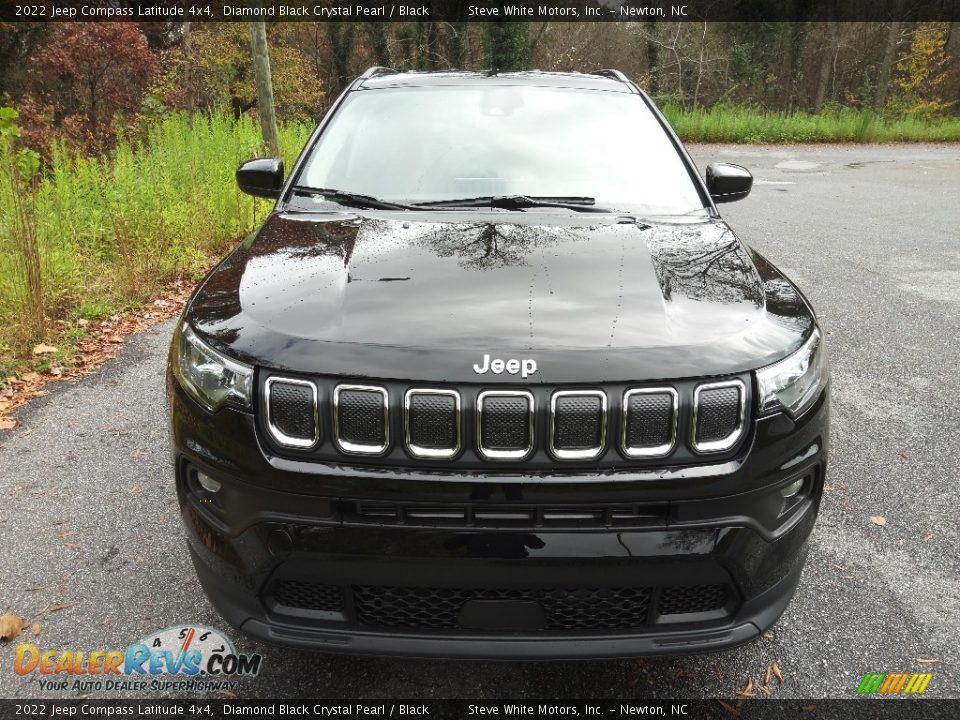 2022 Jeep Compass Latitude 4x4 Diamond Black Crystal Pearl / Black Photo #3