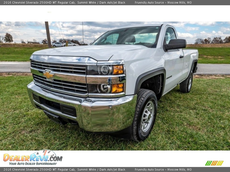 Front 3/4 View of 2016 Chevrolet Silverado 2500HD WT Regular Cab Photo #8