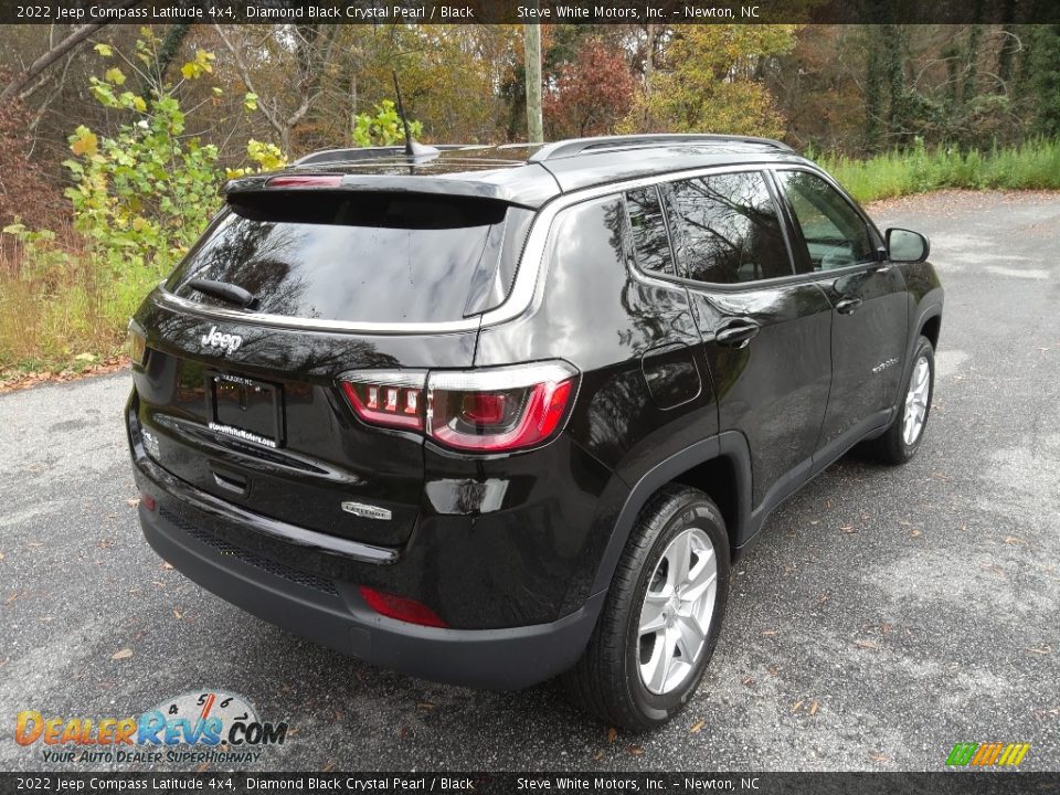 2022 Jeep Compass Latitude 4x4 Diamond Black Crystal Pearl / Black Photo #6