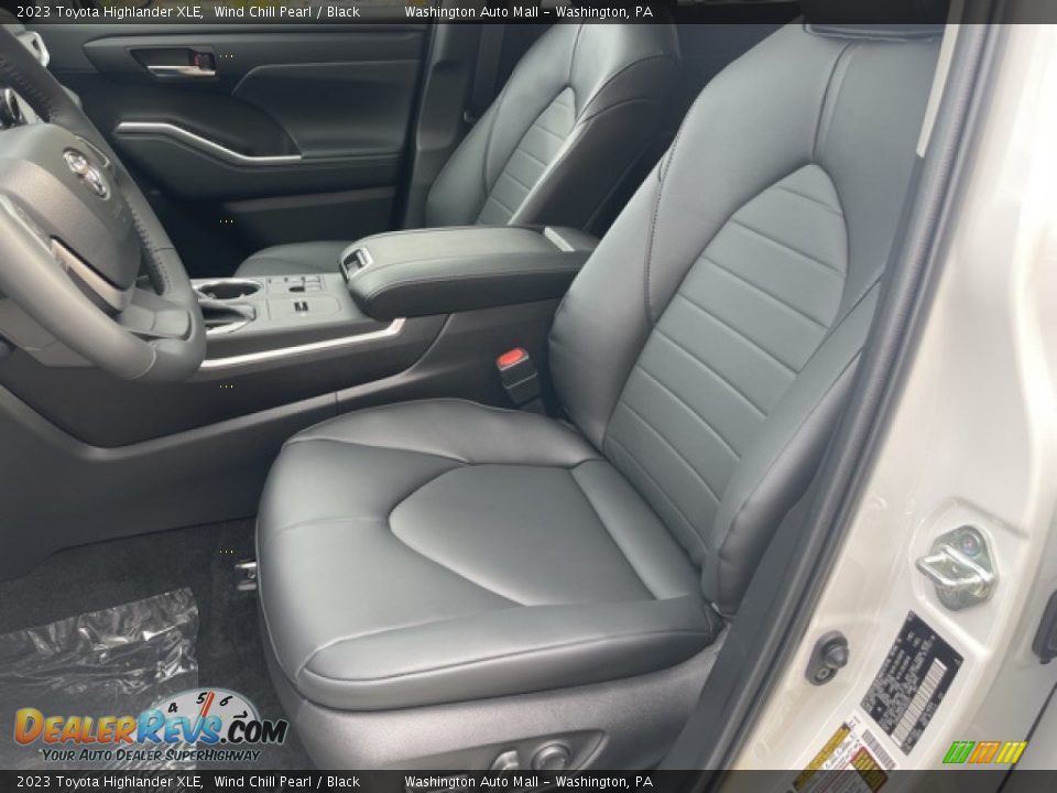 Front Seat of 2023 Toyota Highlander XLE Photo #21