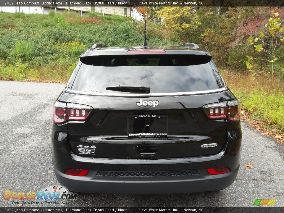 2022 Jeep Compass Latitude 4x4 Diamond Black Crystal Pearl / Black Photo #7