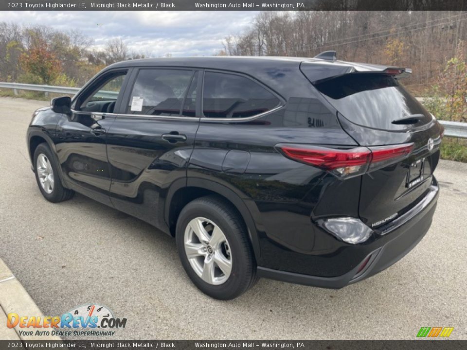 Midnight Black Metallic 2023 Toyota Highlander LE Photo #2