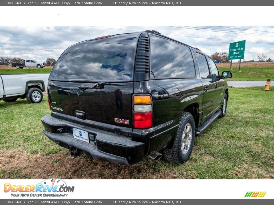 2004 GMC Yukon XL Denali AWD Onyx Black / Stone Gray Photo #4