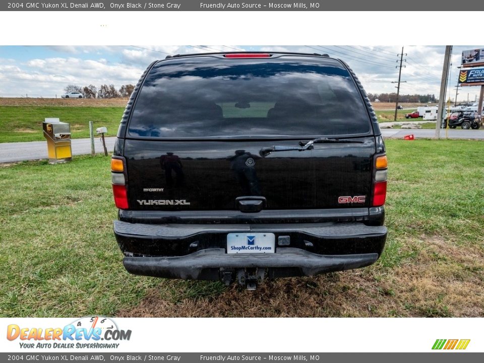 2004 GMC Yukon XL Denali AWD Onyx Black / Stone Gray Photo #5