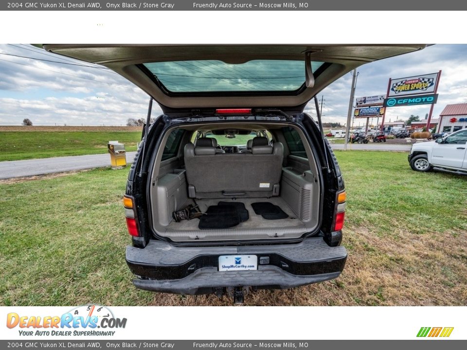 2004 GMC Yukon XL Denali AWD Onyx Black / Stone Gray Photo #22