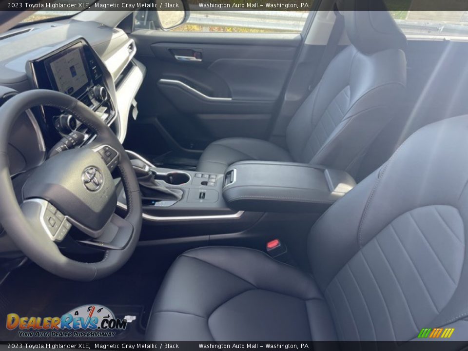 Front Seat of 2023 Toyota Highlander XLE Photo #4