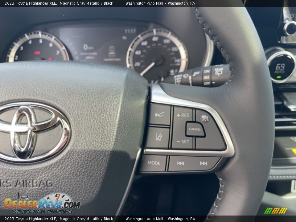 2023 Toyota Highlander XLE Steering Wheel Photo #18