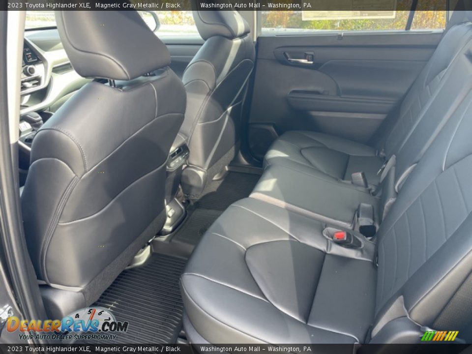 Rear Seat of 2023 Toyota Highlander XLE Photo #22