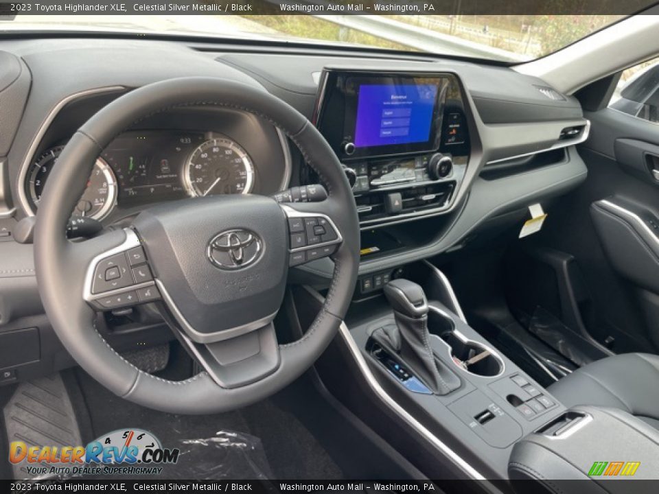 Dashboard of 2023 Toyota Highlander XLE Photo #3