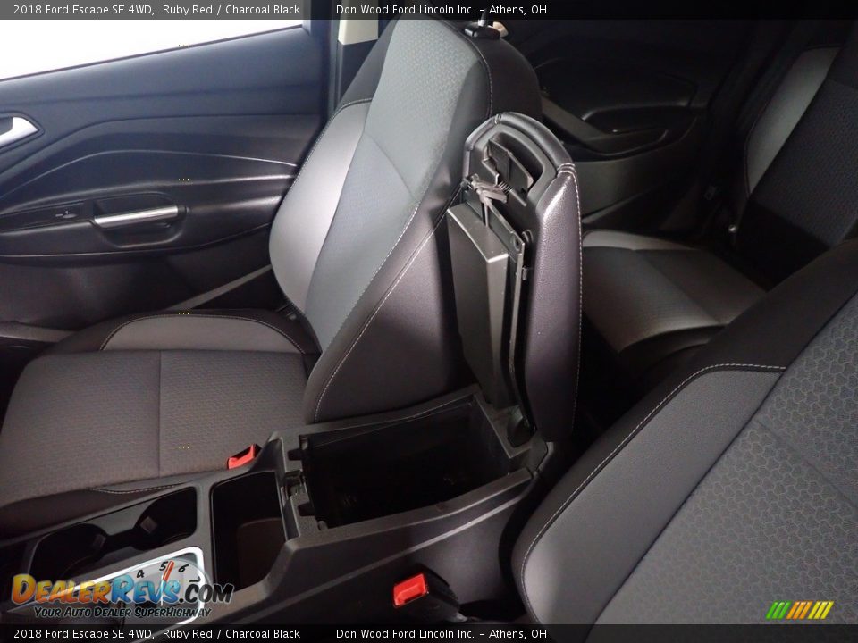 2018 Ford Escape SE 4WD Ruby Red / Charcoal Black Photo #32