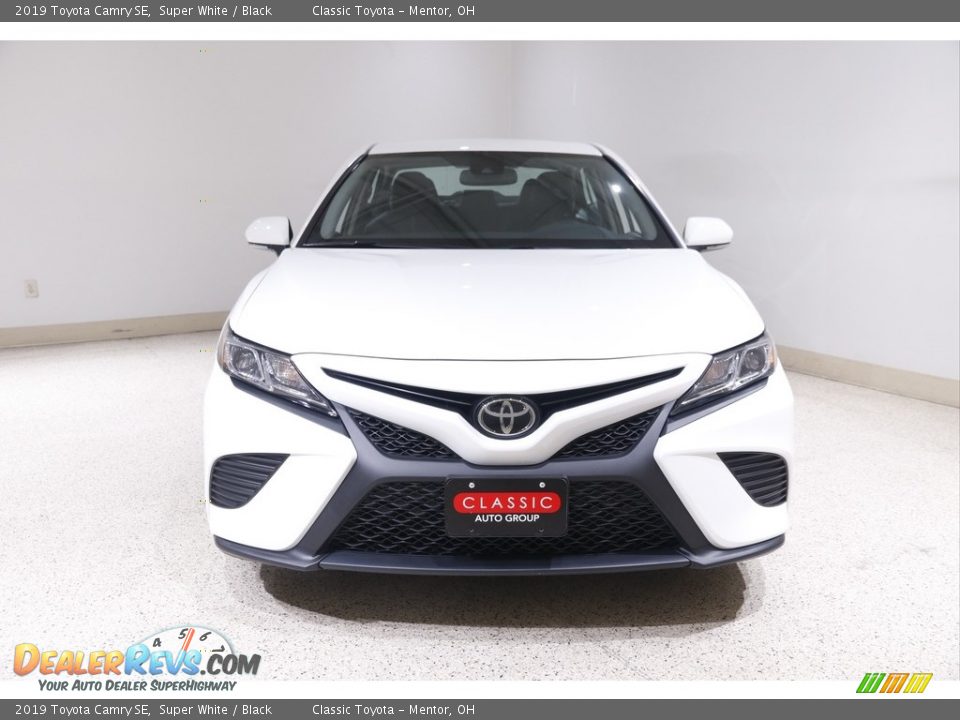 2019 Toyota Camry SE Super White / Black Photo #2
