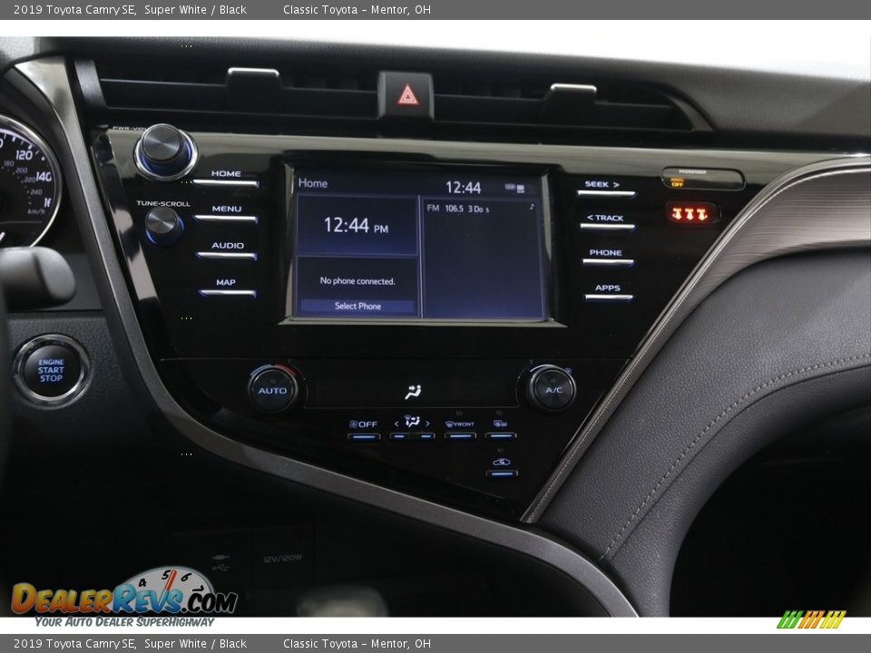2019 Toyota Camry SE Super White / Black Photo #9