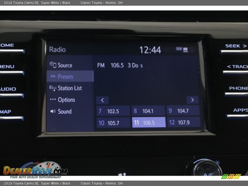 2019 Toyota Camry SE Super White / Black Photo #10