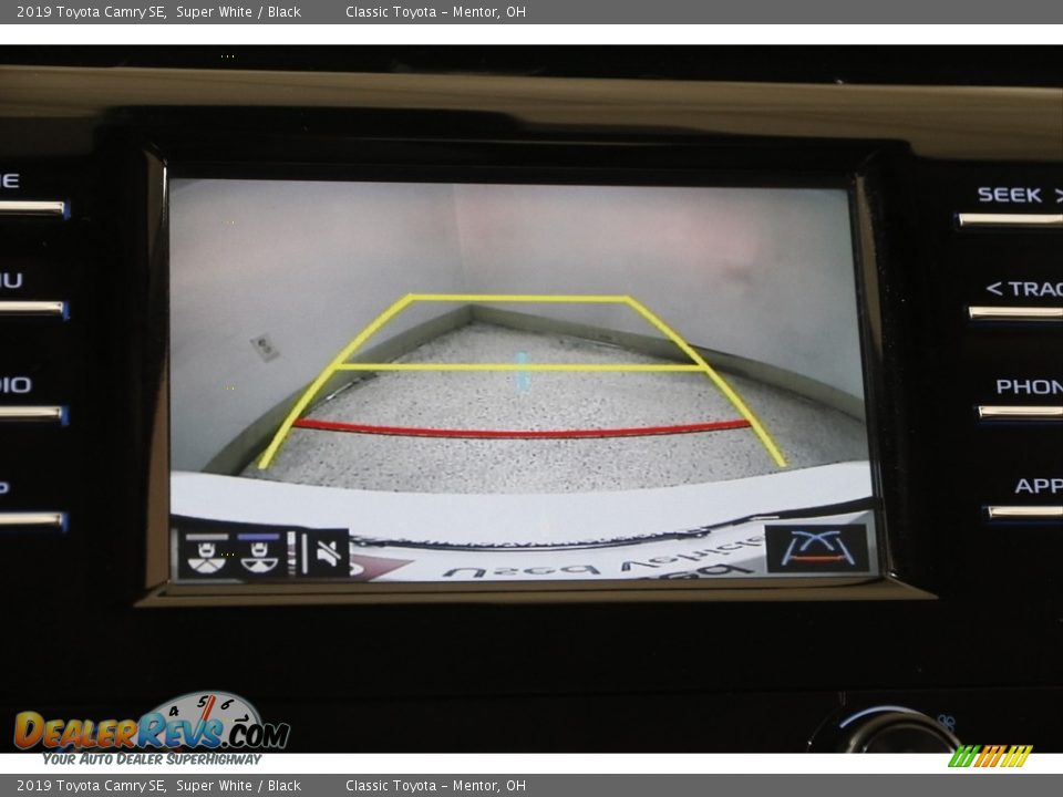 2019 Toyota Camry SE Super White / Black Photo #12