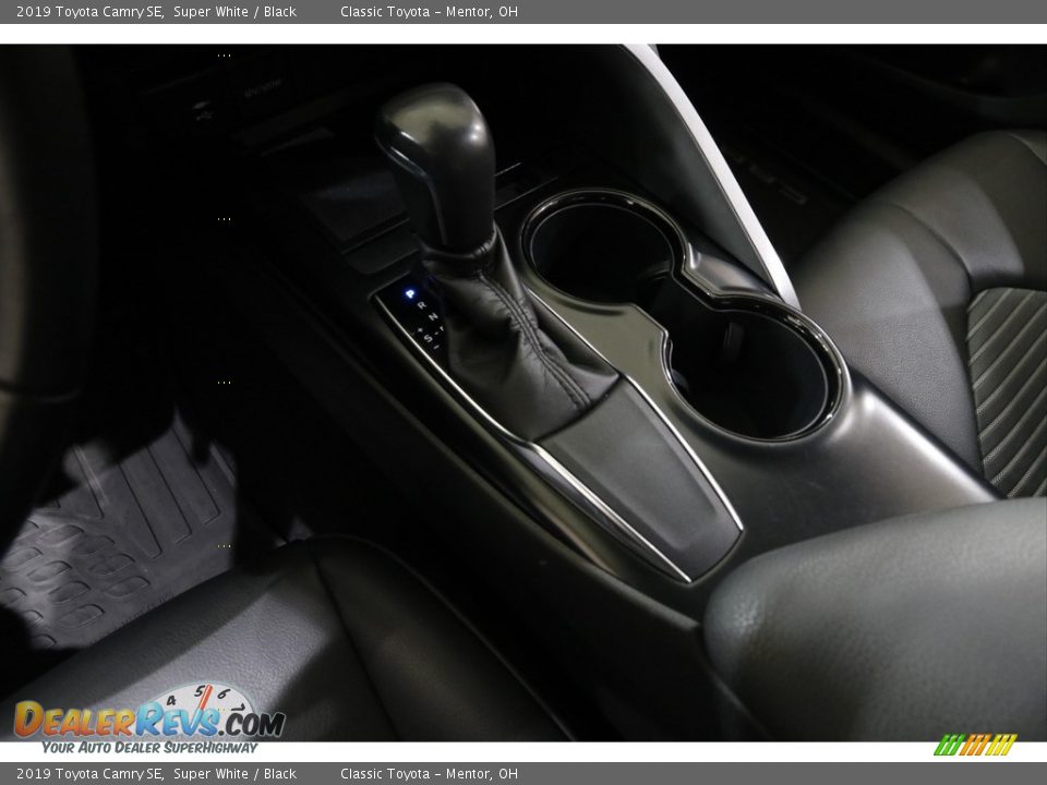 2019 Toyota Camry SE Super White / Black Photo #13