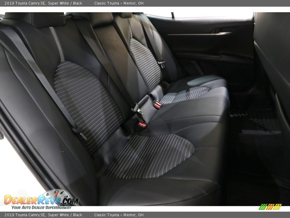 2019 Toyota Camry SE Super White / Black Photo #15