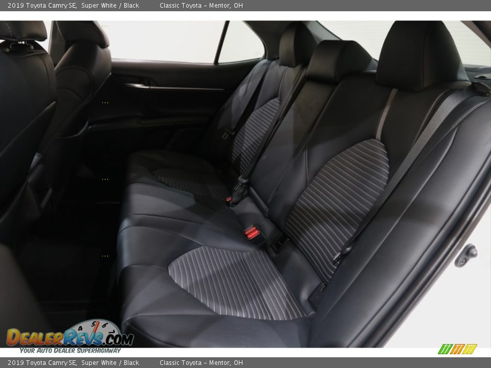 2019 Toyota Camry SE Super White / Black Photo #16