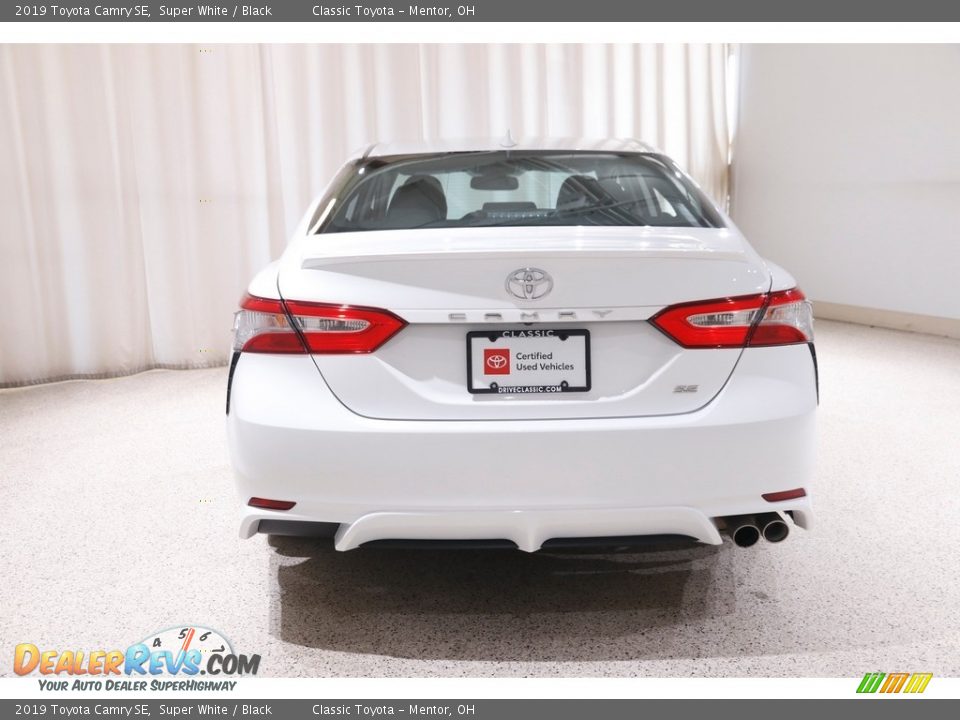 2019 Toyota Camry SE Super White / Black Photo #17