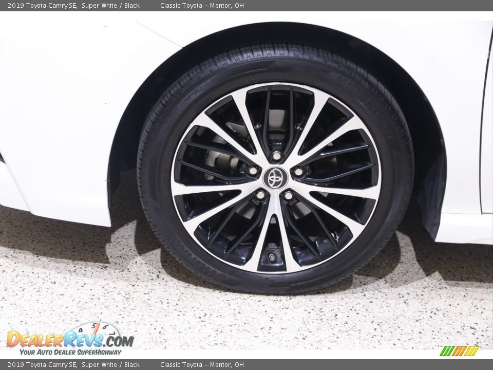 2019 Toyota Camry SE Super White / Black Photo #19