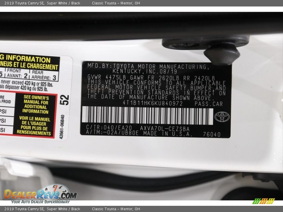 2019 Toyota Camry SE Super White / Black Photo #20