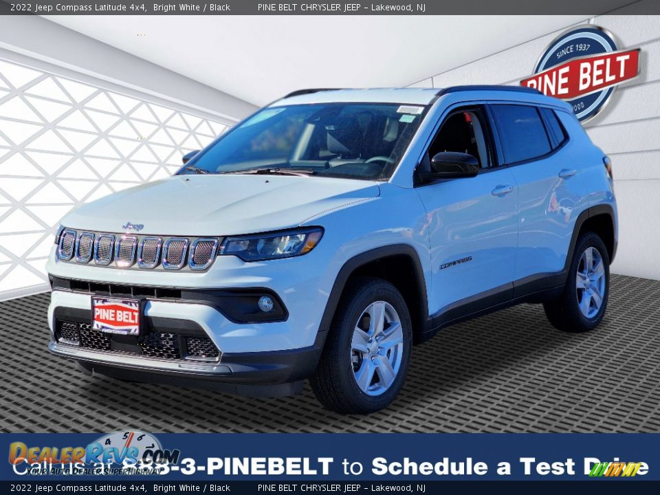 2022 Jeep Compass Latitude 4x4 Bright White / Black Photo #1