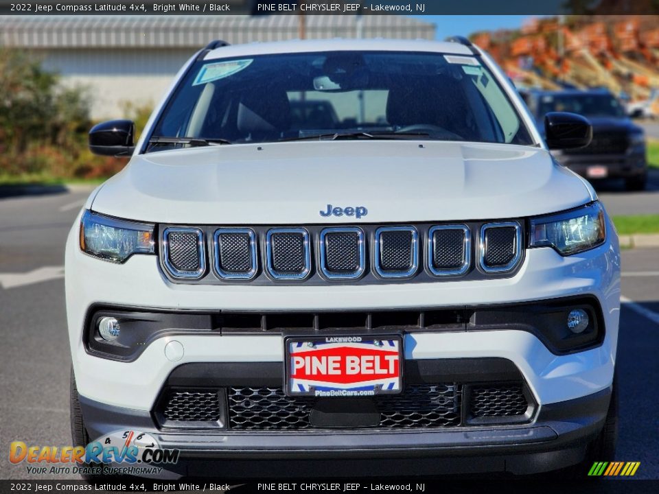 2022 Jeep Compass Latitude 4x4 Bright White / Black Photo #2