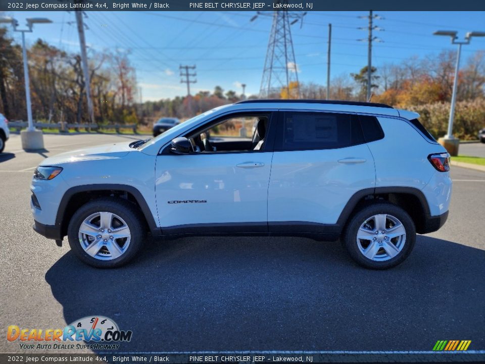 2022 Jeep Compass Latitude 4x4 Bright White / Black Photo #3