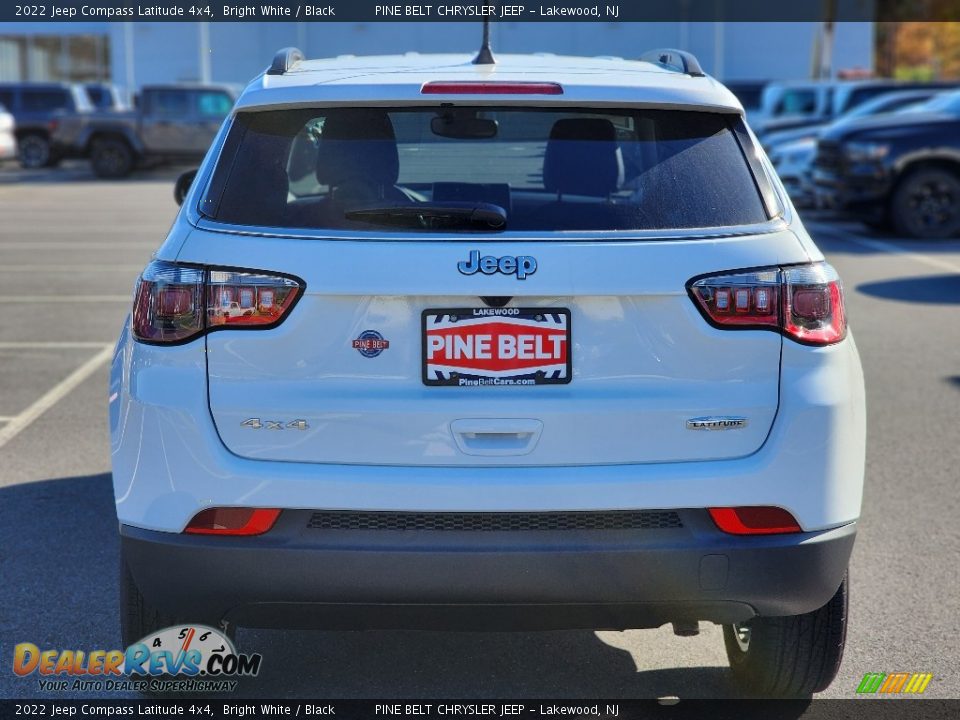 2022 Jeep Compass Latitude 4x4 Bright White / Black Photo #5