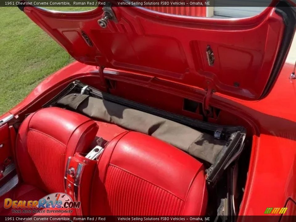 Front Seat of 1961 Chevrolet Corvette Convertible Photo #14