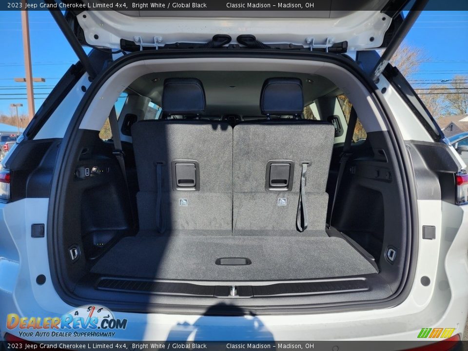 2023 Jeep Grand Cherokee L Limited 4x4 Bright White / Global Black Photo #12