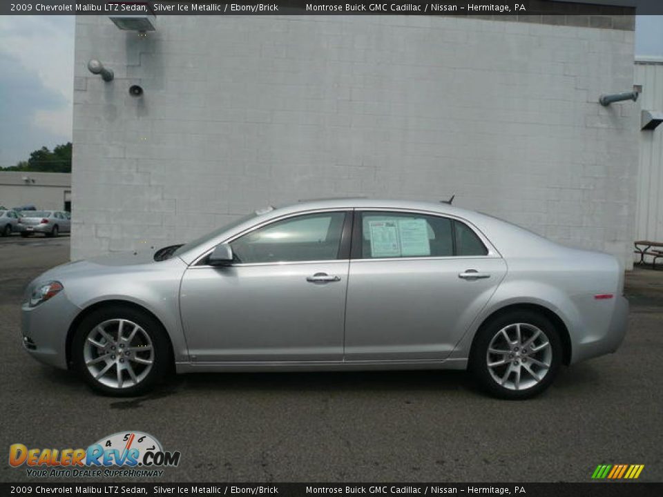 2009 Chevrolet Malibu LTZ Sedan Silver Ice Metallic / Ebony/Brick Photo #3