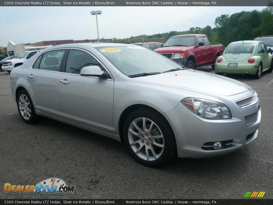 2009 Chevrolet Malibu LTZ Sedan Silver Ice Metallic / Ebony/Brick Photo #4