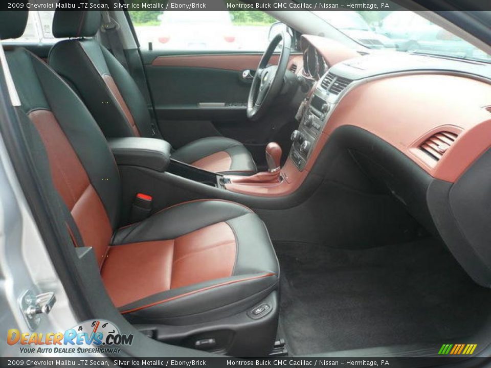 2009 Chevrolet Malibu LTZ Sedan Silver Ice Metallic / Ebony/Brick Photo #9